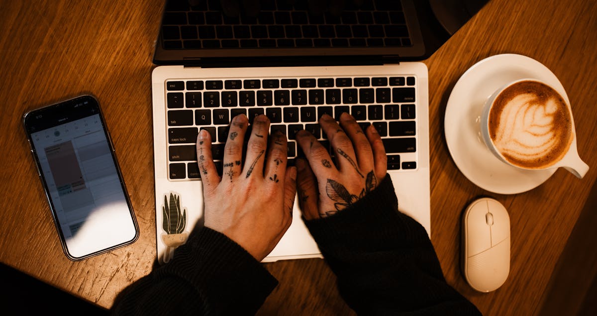 From Side Hustle to Full-Time Fortune: 7 Steps to Bootstrapping Success