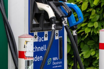 Global Acceleration: How Electric Vehicle Policy Shift is Powering the World’s Green Economy ☀️🚗