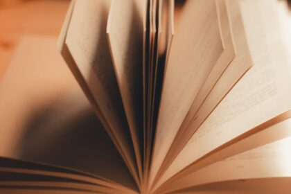 Harnessing Storytelling to Turn Prospects into Loyal Brand Advocates