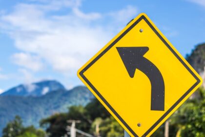 How to Turn a Side Hustle Into a Seven‑Figure Business in 2026